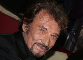 Johnny Hallyday malade : l’immense détresse des fans Johnny Hallyday malade : l'immense détresse des fans