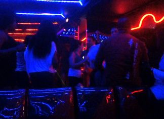 Règlement : New York lève l’interdiction sur la danse dans les bars Règlement : New York lève l'interdiction sur la danse dans les bars