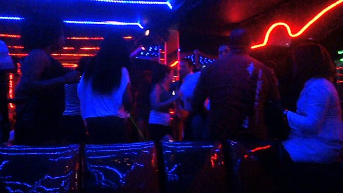 Règlement : New York lève l'interdiction sur la danse dans les bars