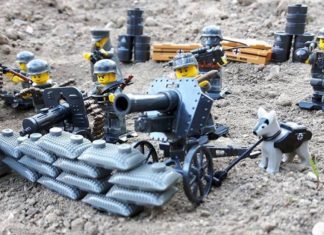 Figurines Lego détournées en soldats nazis en vente sur amazon Figurines Lego détournées en soldats nazis en vente sur amazon