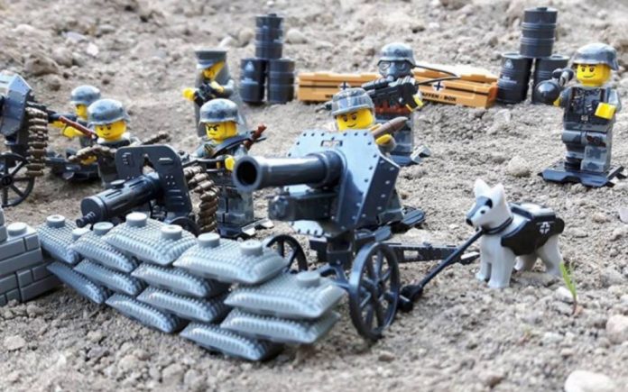 Figurines Lego détournées en soldats nazis en vente sur amazon