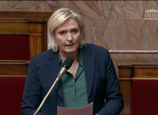 Marine Le Pen : Le cafouillage de l’élue frontiste à l’Assemblée nationale Marine Le Pen : Le cafouillage de l'élue frontiste à l'Assemblée nationale