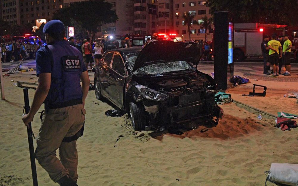 Copacabana : Une voiture folle fauche une dizaine de passants (Vidéo)