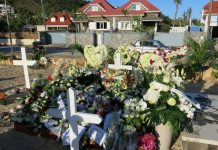 Johnny Hallyday: Une plaque déposée sur sa tombe retirée Johnny Hallyday: Une plaque déposée sur sa tombe retirée