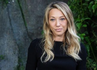 Laura Smet conteste le testament de son père Johnny Hallyday Laura Smet conteste le testament de Johnny Hallyday
