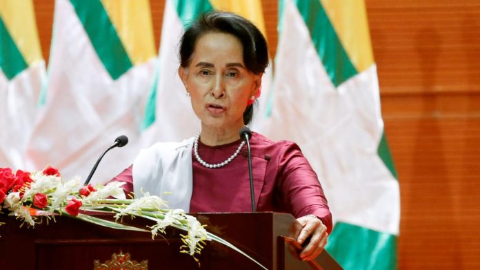 Aung San Suu Kyi déchue d'un prix après son silence sur le sort des Rohingyas