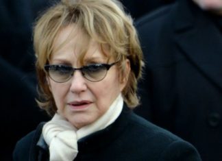 Nathalie Baye sort de son silence sur l’Héritage de Johnny Hallyday Nathalie Baye sort de son silence sur l'Héritage de Johnny Hallyday