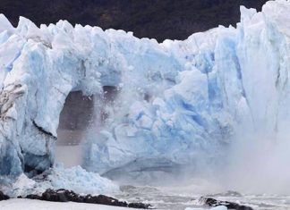Rupture de l’arche glacier Perito Moreno Rupture de l'arche glacier Perito Moreno