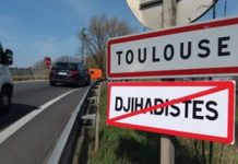 Toulouse : des panneaux de signalisation installés par des militants extrême-droite Toulouse : des panneaux signalisation installés par des militants extrême-droite