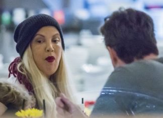 Tori Spelling défigurée et ruinée Tori Spelling défigurée et ruinée