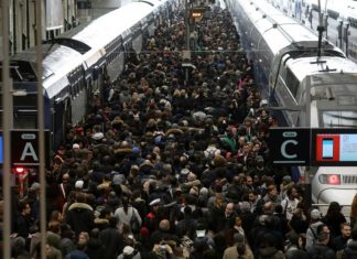 Troisième jour de Grève à la SNCF : trafic un peu moins perturbé ce dimanche Troisième jour de Grève à la SNCF