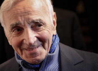 Charles Aznavour hospitalisé, ses jours pas en danger Charles Aznavour hospitalisé, ses jours pas en danger