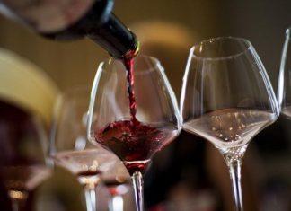 Enquête dépendance à l’alcool : aucun milieu n’est épargné Enquête dépendance à l'alcool : aucun milieu n'est épargné