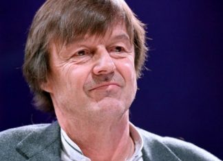 Hulot donne son feu vert pour l’huile de palme Hulot donne son feu vert pour l'huile de palme