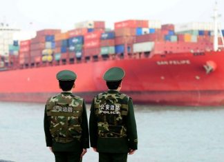 Trump déclenche la guerre commerciale avec la Chine (Détail) Trump déclenche la guerre commerciale avec la Chine (Détail)