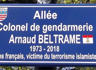 Une plaque hommage à Arnaud Beltrame qui dérange Une plaque hommage à Arnaud Beltrame qui dérange