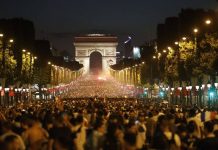 Coupe du monde : Des incidents sur les Champs-Elysées Coupe du monde : Des incidents sur les Champs-Elysées