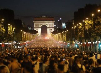 Coupe du monde : Des incidents sur les Champs-Elysées Coupe du monde : Des incidents sur les Champs-Elysées