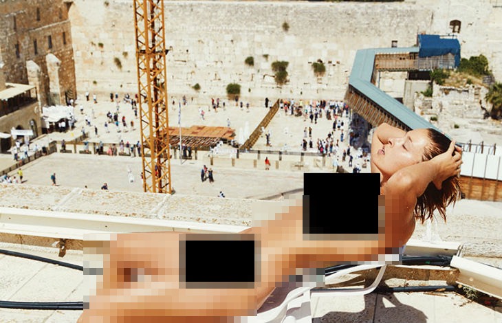 Une mannequin pose nue devant le Mur des Lamentations (Photo)