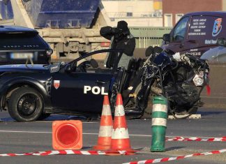Enquête policier après une course-poursuite mortelle à Paris Enquête policier après une course-poursuite mortelle à Paris