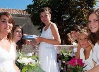 Fête de la rosière à Salency : « la vertu » des jeunes filles Fête de la rosière à Salency : "la vertu" des jeunes filles