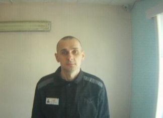 Oleg Sentsov en grève de la faim depuis plus de 90 jours Oleg Sentsov en grève de la faim depuis plus de 90 jours