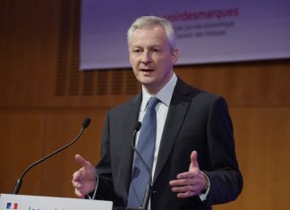 Bruno Le Maire veut plus d’efforts sur les frais bancaires (Détail) Bruno Le Maire veut plus d'efforts sur les frais bancaires (Détail)