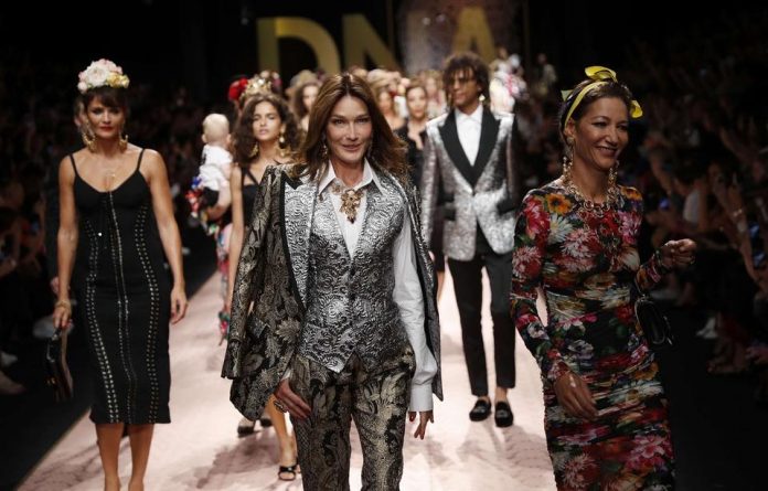 Carla Bruni sur le podium de Dolce & Gabbana (Photo)