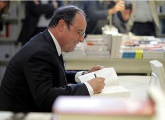 Hollande se moque des produits dérivés à Élysée Hollande se moque des produits dérivés à Élysée