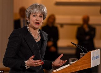Theresa May réclame des propositions sur le Brexit Theresa May réclame des propositions sur le Brexit