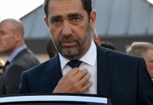 Christophe Castaner hué par les sénateurs LR (Détail) Christophe Castaner hué par les sénateurs LR (Détail)