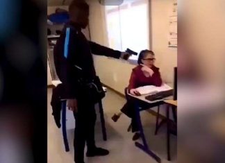 Professeurs hashtag pasdevague : les enseignants brisent le silence Professeurs hashtag pasdevague : les enseignants brisent le silence