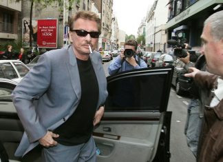 Vente aux enchères d’un mégot de Johnny Vente aux enchères d'un mégot de Johnny