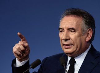 Bayrou évoque sa « honte » après les propos de Benjamin Griveaux Bayrou évoque sa "honte" après les propos de Benjamin Griveaux