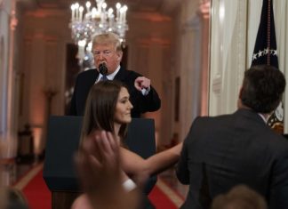 Conférence de presse: Trump étrille un journaliste de CNN Conférence de presse: Trump étrille un journaliste de CNN