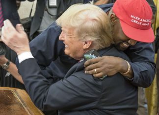 Kanye West : Utilisé par Trump il arrête la politique Kanye West : Utilisé par Trump il arrête la politique