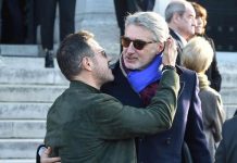 Obsèques Philippe Gildas: José Garcia s’est encore fait piéger « Détail » Obsèques Philippe Gildas: José Garcia s'est encore fait piéger (Détail)