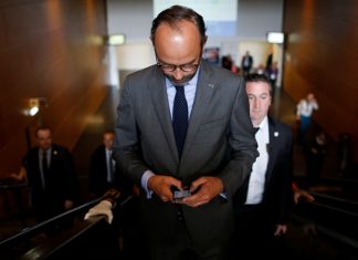 Vietnam – Édouard Philippe: sur la hausse des prix des carburant Vietnam - Édouard Philippe: sur la hausse des prix carburant