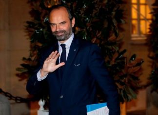 Geste fort pour les gilets jaunes ? Philippe enchaîne les consultations politiques Geste fort pour les gilets jaunes ? Philippe enchaîne les consultations politiques