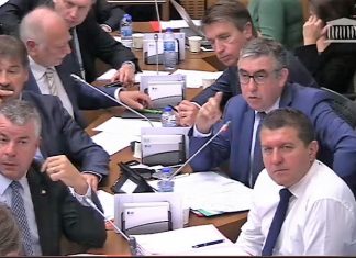 Le Gouvernement renonce à la hausse des taxes sur les carburants Le Gouvernement renonce à la hausse des taxes sur les carburants