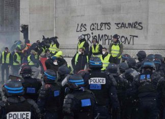 Édouard Philippe choqué par les revendications des gilets jaunes Édouard Philippe choqué par les revendications des gilets jaunes