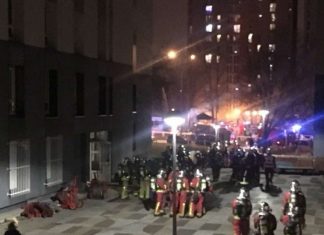 Incendie dans un immeuble à Bobigny: 3 morts, dont 2 fillettes Incendie dans un immeuble à Bobigny: 3 morts, dont 2 fillettes