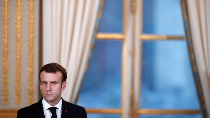 Macron critique la décision de Trump de retirer ses troupes en Syrie (Détail)