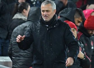 Mourinho: Le licenciement coûterait une fortune à Manchester Mourinho: Le licenciement coûterait une fortune à Manchester