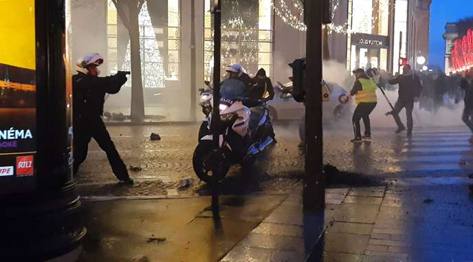 Policiers à motos agressés: une enquête pour « violences volontaires » ouverte