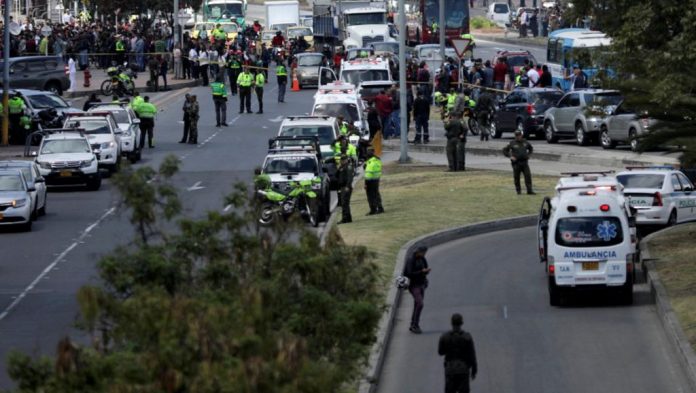 Attentat meurtrier à la voiture piégée à Bogota (Détail)