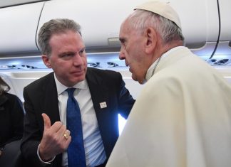 Démission du porte-parole du Vatican (Détail) Démission du porte-parole du Vatican (Détail)