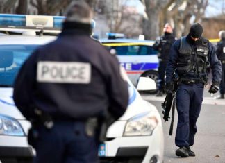 Évasion d’un détenu à Tarascon : un commando attaque une escorte pénitentiaire Évasion d'un détenu à Tarascon : un commando attaque une escorte pénitentiaire