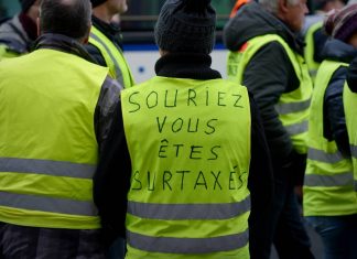 Gilets Jaunes: Lettre à Macron et manifs non déclarées, l’acte 8 se prépare Gilets Jaunes: Lettre à Macron et manifs non déclarées, l'acte 8 se prépare