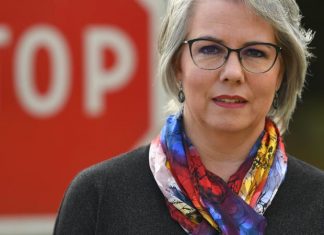 Jacline Mouraud participe à la création d’un parti politique (Détail) Jacline Mouraud participe à la création d’un parti politique (Détail)